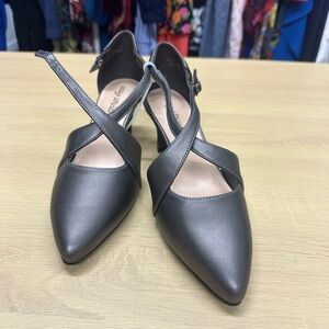 Easy Street Elegance Pointed Toe  Bronze Pump Size 7 1/2 W NWOT
